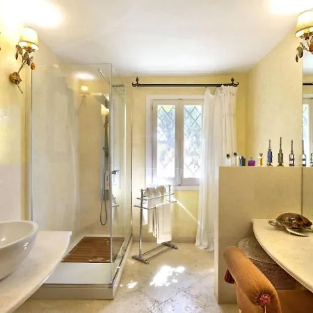 Acqua Di Luce Villa *